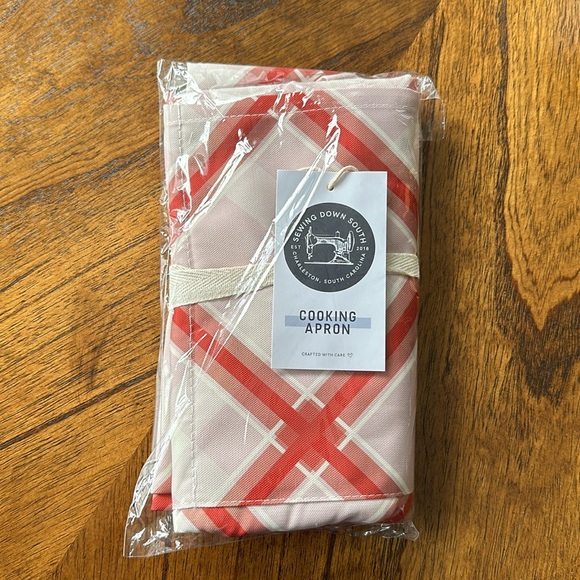 Sewing Down South Cooking Apron - Picture 4 of 5